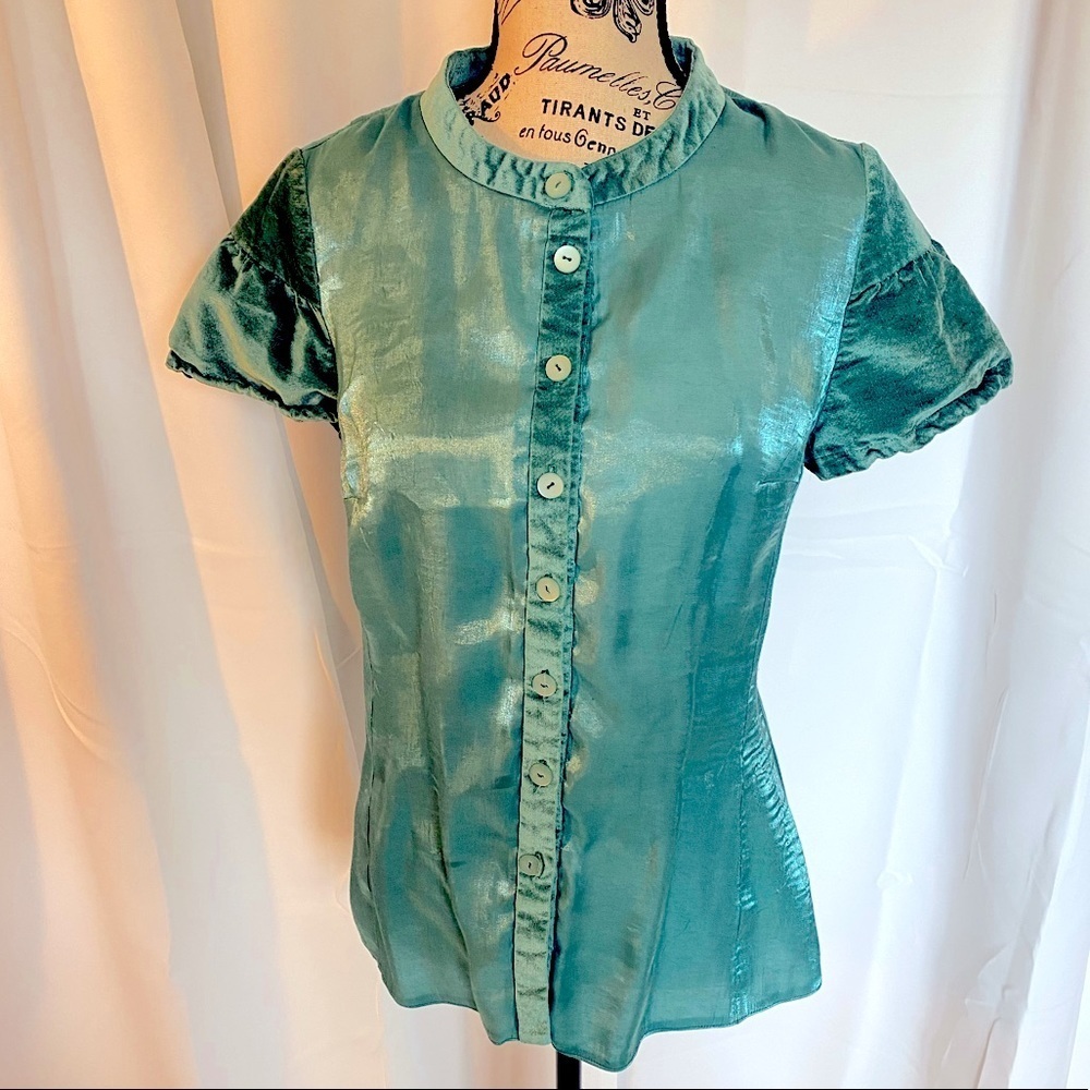 Green Short sleeve Button Down with velvet